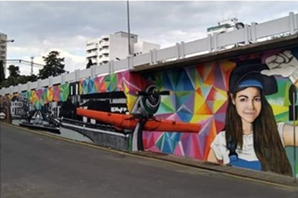 Proteção de obra de arte urbana com verniz antipichação